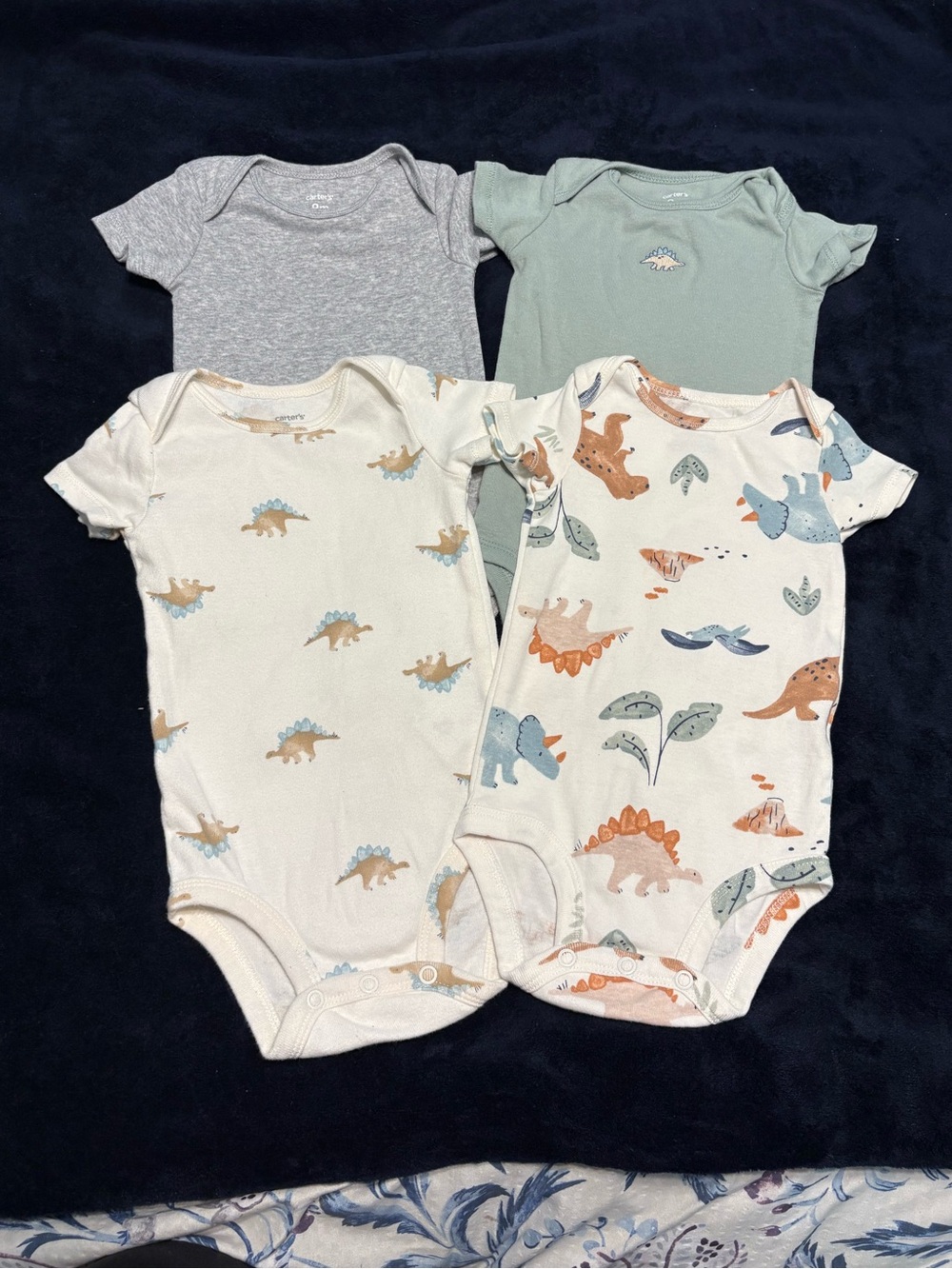 Carter’s 4 Piece Bodysuit Bundle Size 9 Months